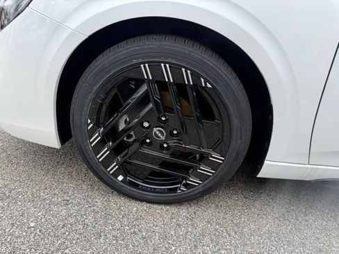 New 2026 Nissan Sentra SR w/ Floor Mat Package image 26