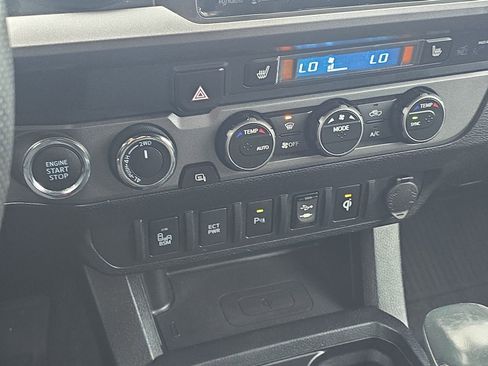 Used 2019 Toyota Tacoma TRD Off-Road image 22