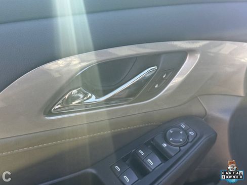 Certified 2022 Chevrolet Traverse LT FWD image 19