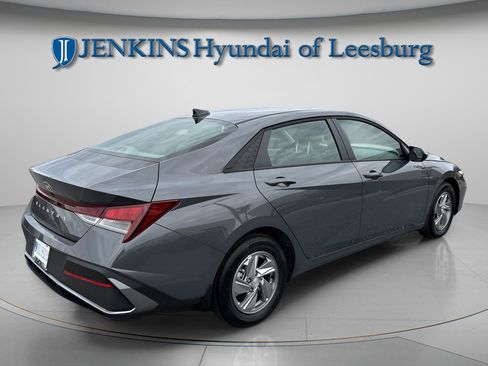 New 2026 Hyundai Elantra SEL Sport Premium FWD image 3
