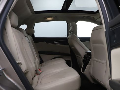 Used 2019 Lincoln Nautilus Reserve image 12