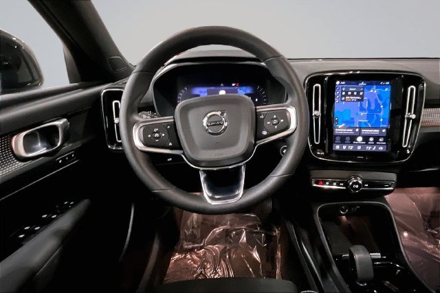 Certified 2023 Volvo XC40 B5 Plus w/ Climate Package AWD/4WD image 8