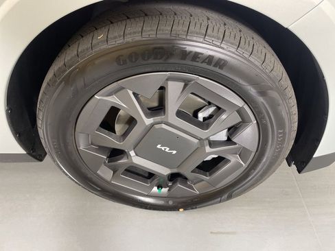 New 2026 Kia Carnival SX image 11