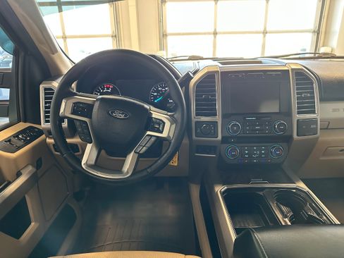 Used 2017 Ford F250 Lariat w/ Chrome Package image 18