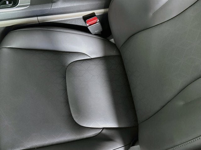 Certified 2026 Kia Carnival EX FWD image 19