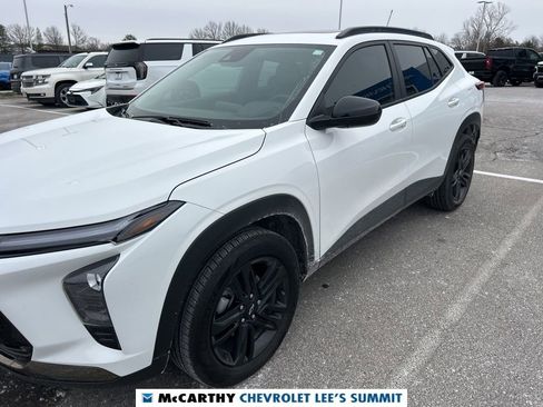 Used 2025 Chevrolet Trax ACTIV w/ Sunroof Package image 1