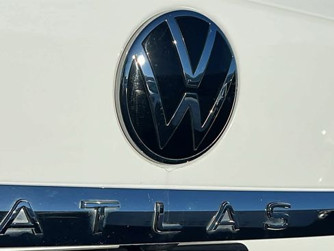 Certified 2021 Volkswagen Atlas SE image 28