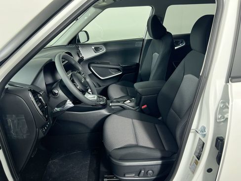 Used 2023 Kia Soul LX w/ Option Group 015 FWD image 14