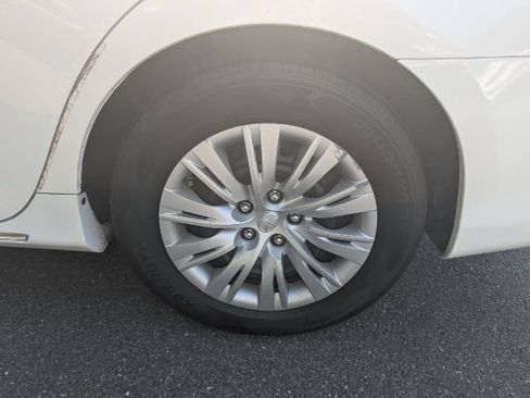 Used 2013 Toyota Camry LE image 15