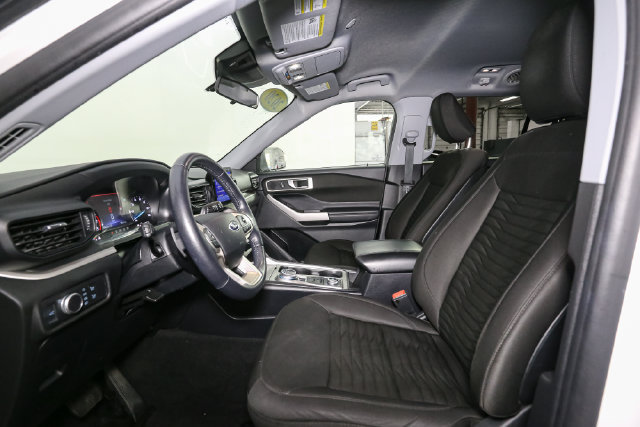 Used 2020 Ford Explorer XLT w/ Comfort Package AWD/4WD image 39