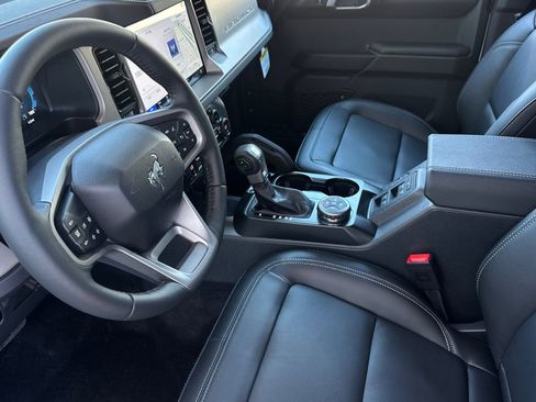 New 2026 Ford Bronco Outer Banks w/ Sasquatch Package image 9