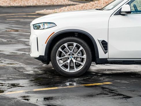 Used 2024 BMW X5 xDrive40i w/ Premium Package image 8
