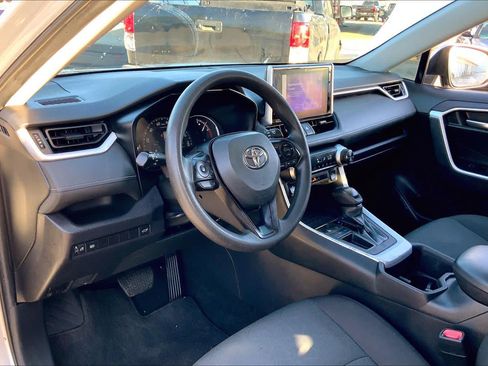 Used 2024 Toyota RAV4 XLE w/ Convenience Package FWD image 18