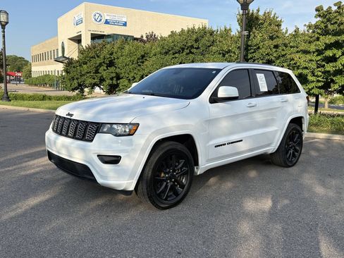 Used 2021 Jeep Grand Cherokee Laredo X AWD/4WD image 17