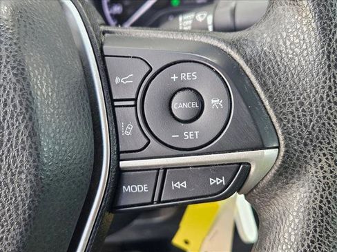 Used 2021 Toyota Camry LE image 12