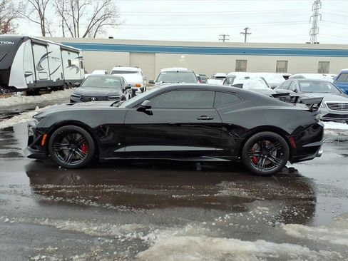 Used 2019 Chevrolet Camaro ZL1 image 2