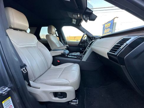 Used 2017 Land Rover Discovery HSE AWD/4WD image 38
