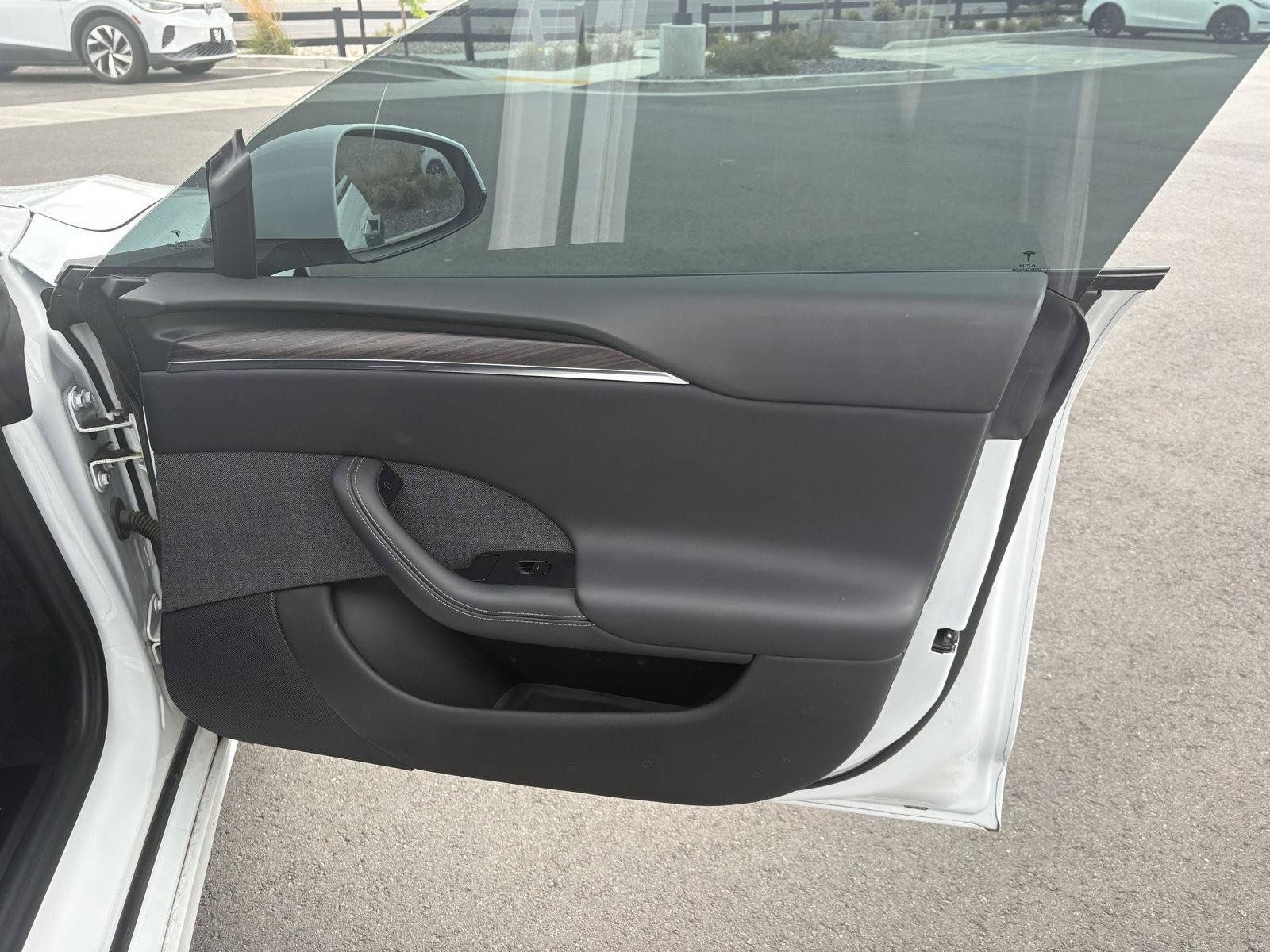 Used 2022 Tesla Model S AWD/4WD image 20