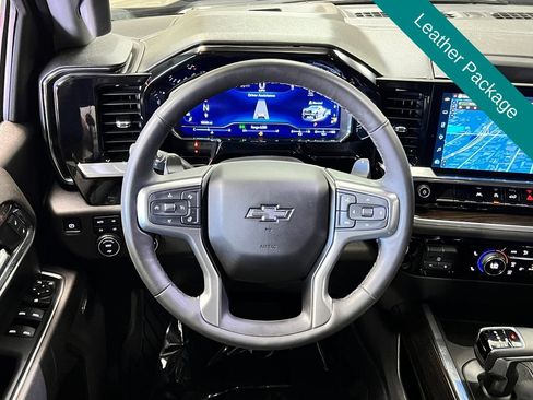Used 2025 Chevrolet Silverado 1500 LT Trail Boss w/ Convenience Package II AWD/4WD image 4
