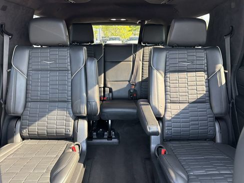 Used 2022 Cadillac Escalade Sport Platinum AWD/4WD image 32