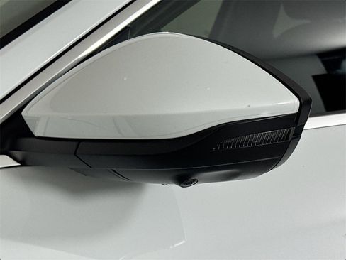 Used 2019 Audi e-tron Prestige w/ Prestige Package image 12