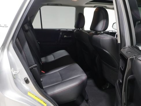 Used 2020 Toyota 4Runner TRD Off-Road Premium w/ Moonroof Package AWD/4WD image 19