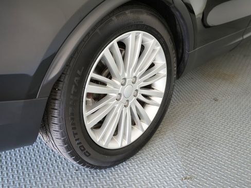 Used 2017 Land Rover Discovery HSE image 66