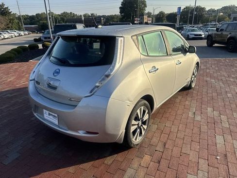 Used 2015 Nissan Leaf SL FWD image 13