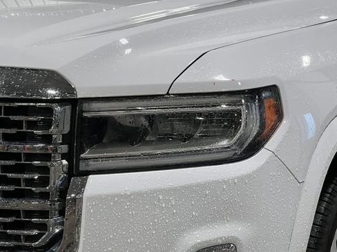 Used 2023 GMC Acadia Denali AWD/4WD image 40