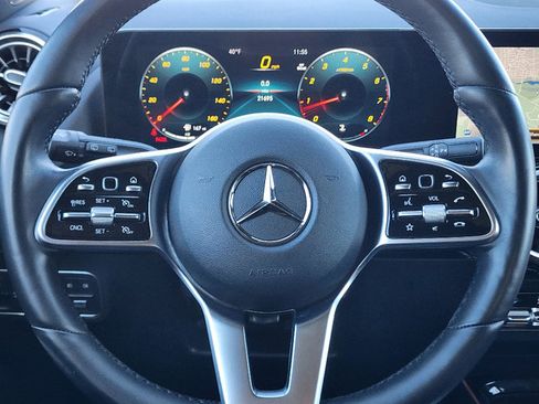 Used 2023 Mercedes-Benz GLA 250 4MATIC image 16