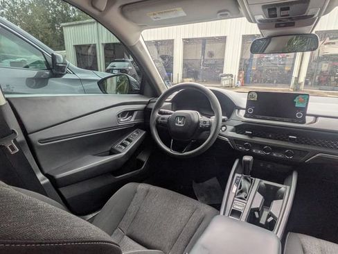 Used 2023 Honda Accord EX image 13