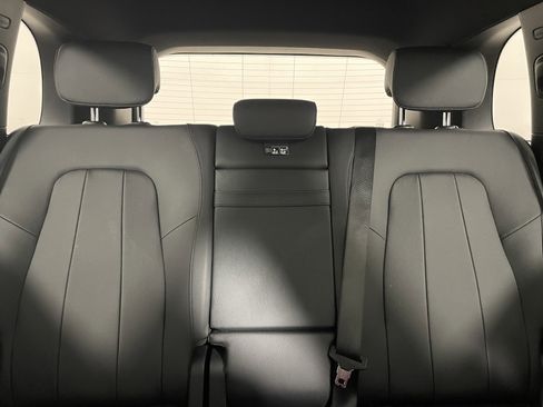 Used 2025 Mercedes-Benz GLB 250 image 14