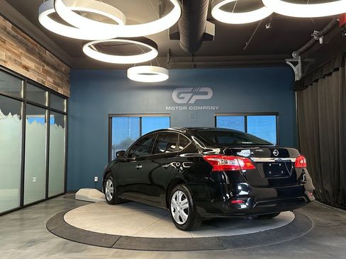 Used 2018 Nissan Sentra S FWD image 5