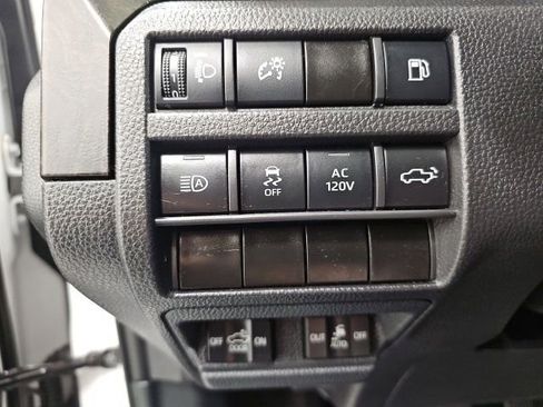 Used 2025 Toyota Tacoma Limited AWD/4WD image 18