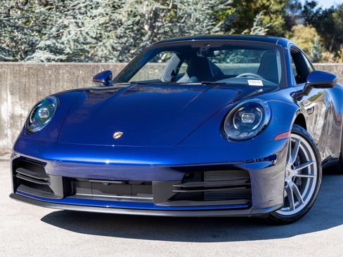 Certified 2026 Porsche 911 Carrera RWD image 7