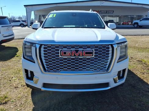 Used 2021 GMC Yukon Denali image 2