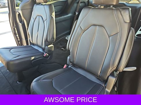 New 2026 Chrysler Pacifica Select image 15