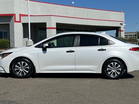 Certified 2022 Toyota Corolla LE FWD image 9