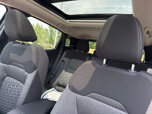 New 2026 Nissan Kicks SV w/ SV Premium Package AWD/4WD image 27
