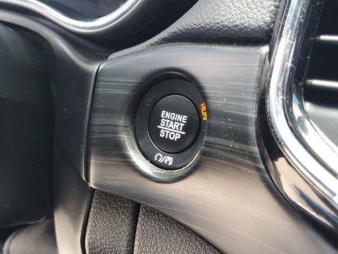 Used 2019 Jeep Grand Cherokee Altitude AWD/4WD image 17