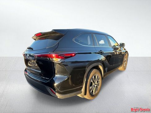 Certified 2026 Toyota Highlander XLE AWD/4WD image 4
