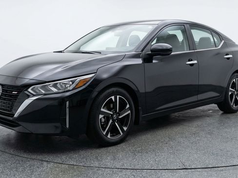 Used 2025 Nissan Sentra SV image 3