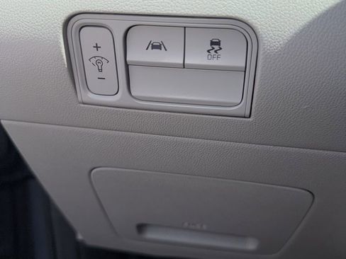Certified 2023 Kia Sorento S FWD image 17