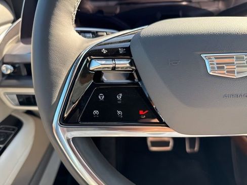 New 2026 Cadillac Vistiq Sport w/ LPO, Floor Liner Package image 23