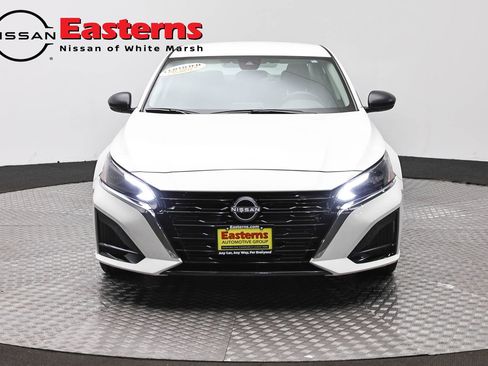 Used 2025 Nissan Altima 2.5 SV FWD image 2
