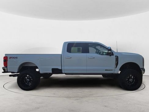 Used 2023 Ford F350 Lariat w/ Lariat Ultimate Package AWD/4WD image 4