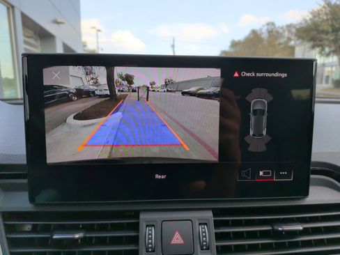 Certified 2025 Audi Q5 2.0T Premium w/ Convenience Plus Package image 23