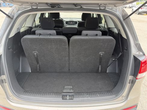 Used 2016 Kia Sorento LX AWD/4WD image 9