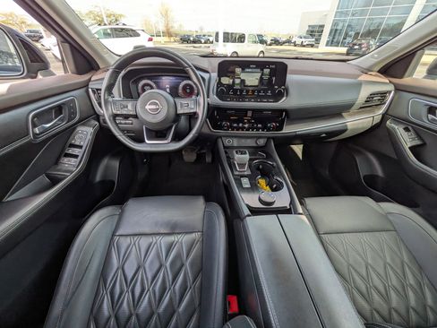 Used 2022 Nissan Rogue Platinum w/ Head-Up Display Package image 12