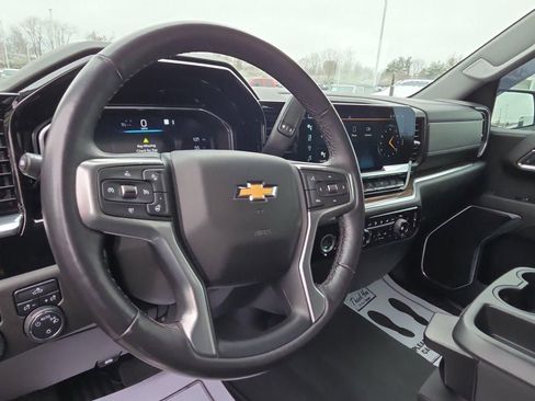 Used 2022 Chevrolet Silverado 1500 LT image 9